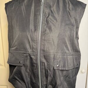 Forever 21 Women's Black Zip-Up Vest